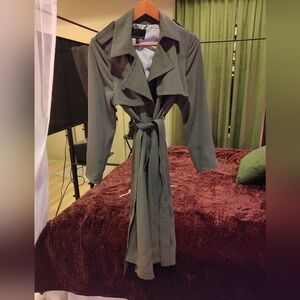 Banana Republic Classic Trench Coat in olive green, size large petite